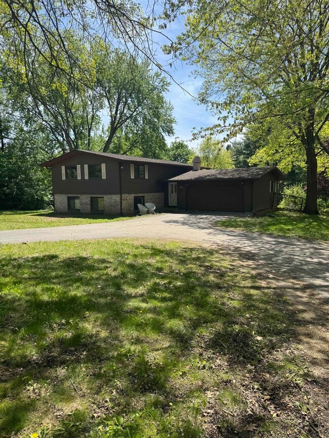 Photo - 7705 E Rockton Rd House