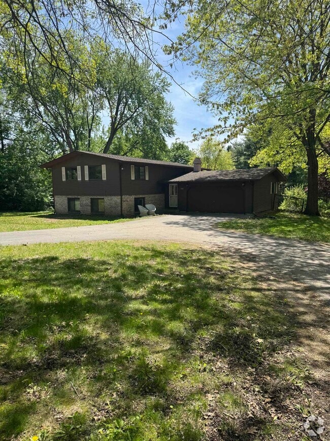 Building Photo - 7705 E Rockton Rd Rental