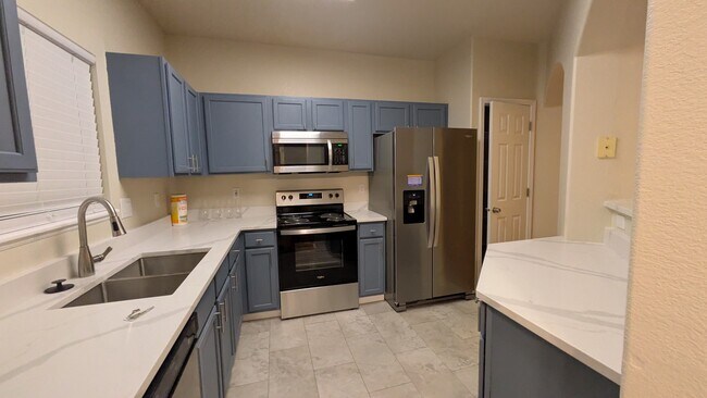 Kitchen - 3810 Strawberry Field Grv Unit D