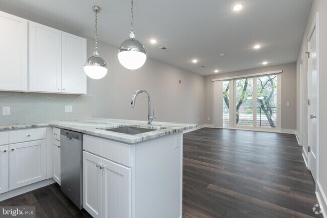 Building Photo - 45 W Haines St Unit 402 Rental