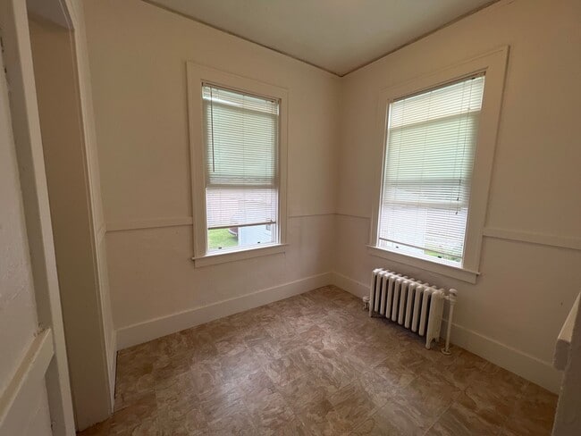 Photo - Washington Apartments