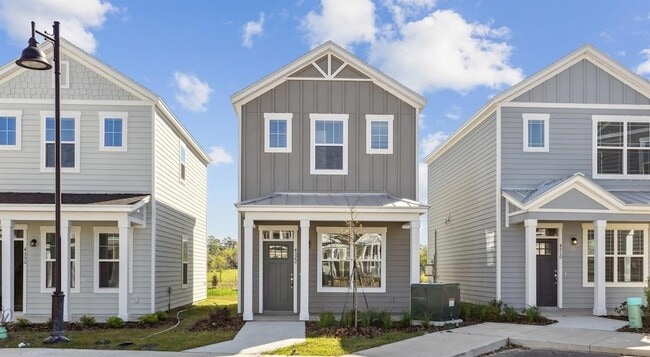 Building Photo - 6499 SW 44th Wy