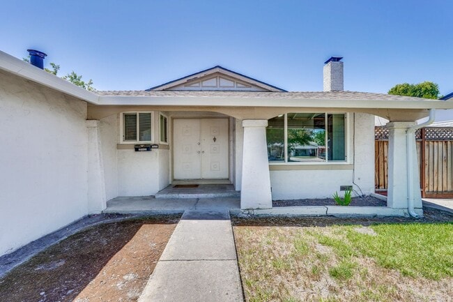 Photo - Spacious 3 Bedroom 2 Bath Home with 2 Car Garage and Central Air Conditioning