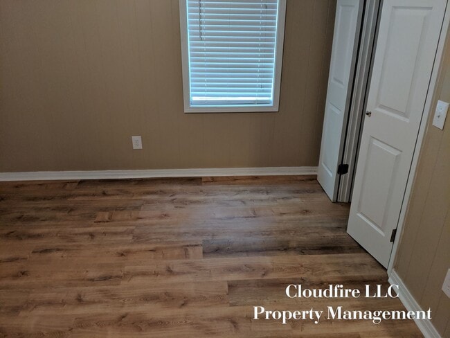 Photo - 224 James Cir