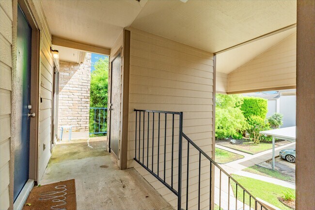 Photo - 7098 N Holiday Dr