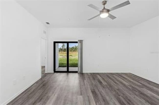 Photo - 2122 Armour Rd