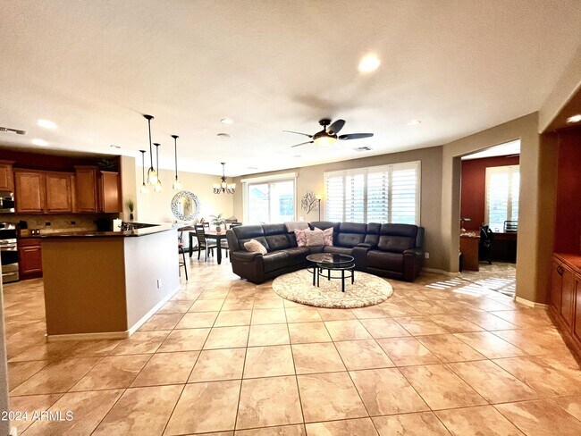 6431 W Sandpiper Way