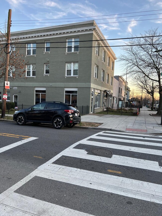 Building Photo - 1352 Longfellow St NW