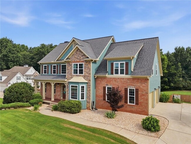 8205 Applewood Ct