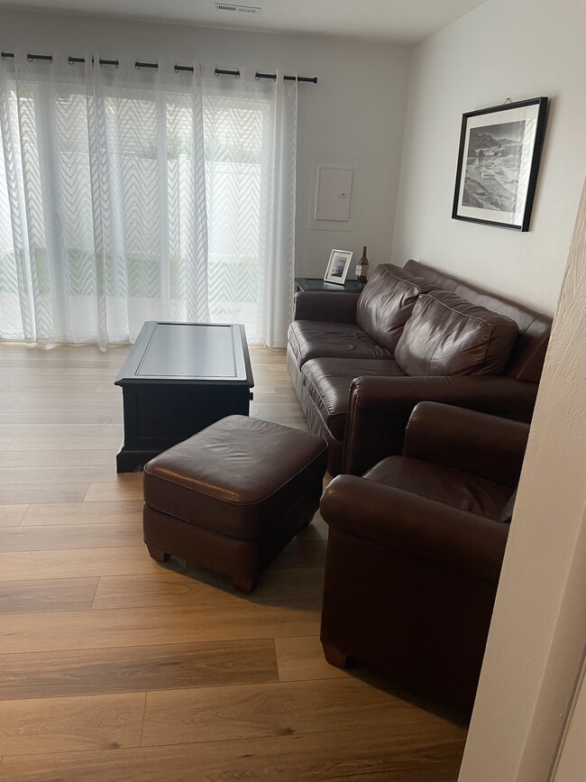 Photo - 3826 Staffordshire Ln