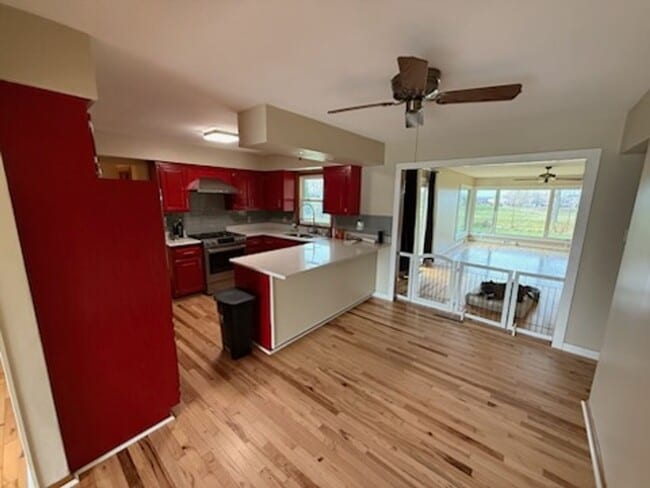 Photo - Charming Single Family Home in Brookfield - FIRST MONTH RENT HALF OFF!