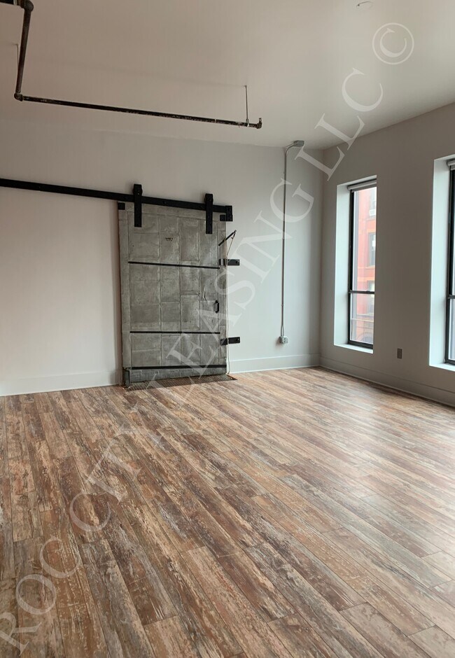 155 Saint Paul #403 Living Space - Hive@155 and Hive Andrews