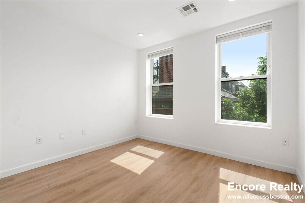 Photo - 40 Centre St Unit 402