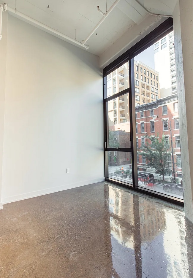 Photo - 154 W Erie St Unit 524