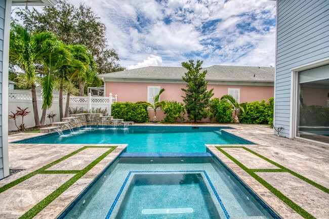 Photo - 240 Poinciana Dr