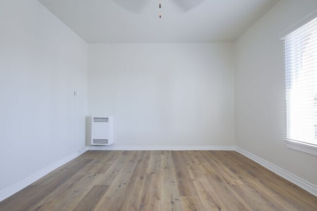 Photo - Beautiful Newly Renovated Apartment in Koreatown