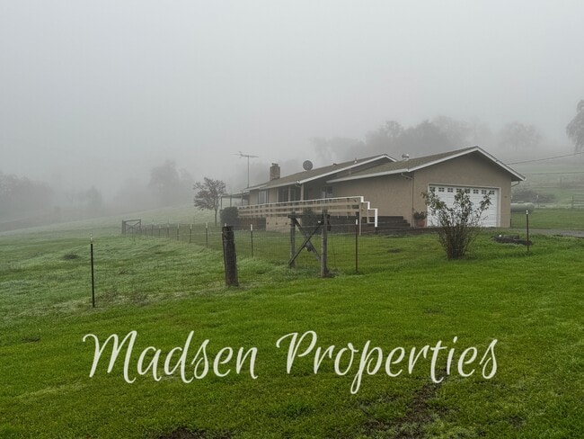 Photo - 784 Flag Creek Rd