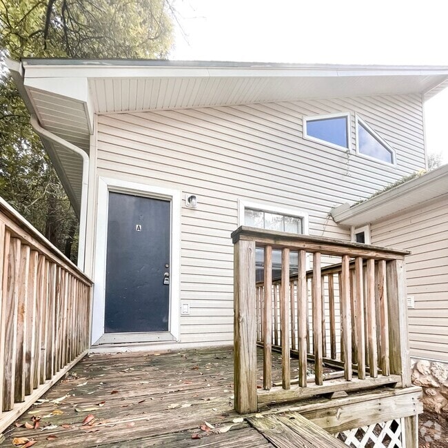 Building Photo - 1464 Pine St Unit A Rental