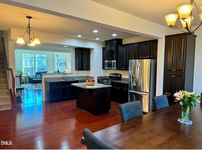 Photo - 408 Berry Chase Way