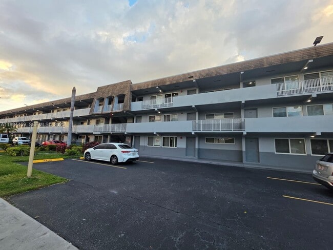 Building Photo - 11005 SW 1st St Unit 207