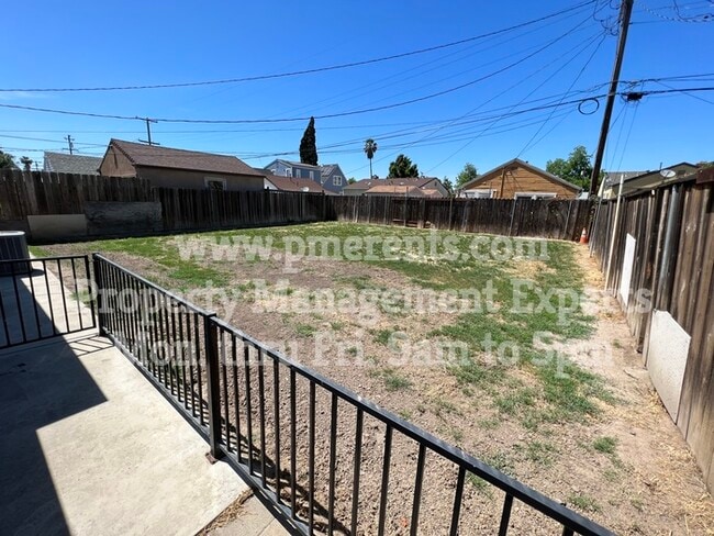 Photo - 1759 Middlefield Ave