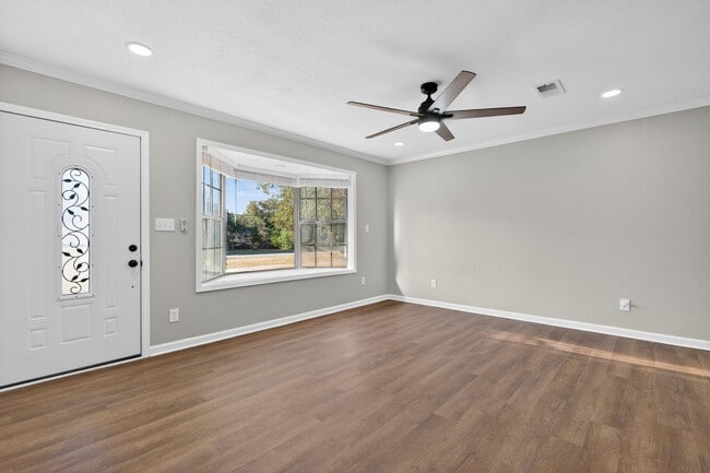 Photo - 420 Paradise Rd