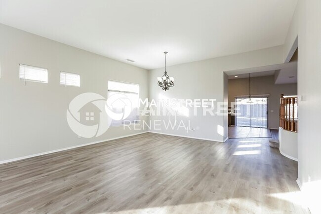 Photo - 5334 W Bowker St