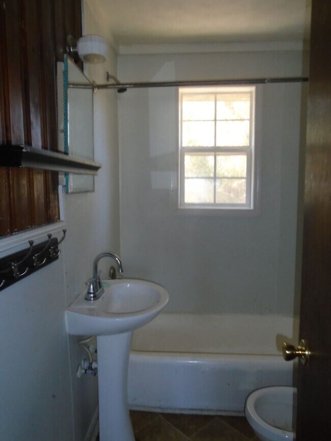 302 Old Shaw Rd Unit 302 Old Shaw Rd.