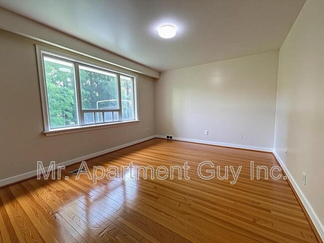 Photo - 127 Palm Dr