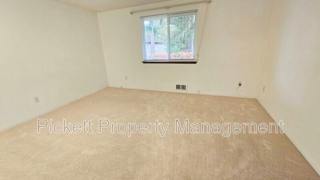 Photo - 2870 SE Colusa Ave