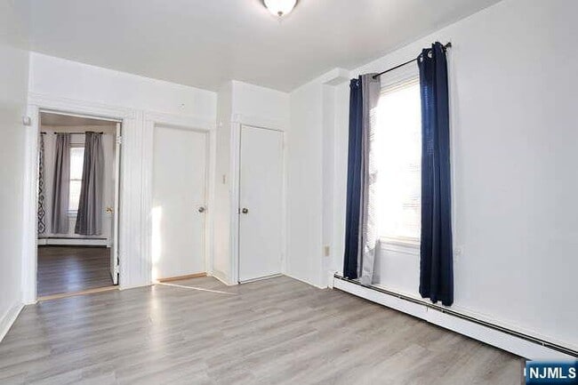 Photo - 68 Mohawk Ave