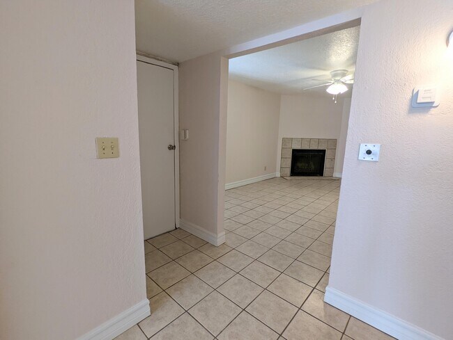 Photo - 8816 Norton St