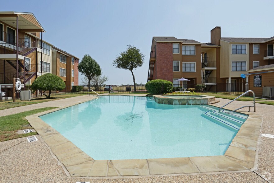 Skyline Place Apartments For Rent in Dallas, TX