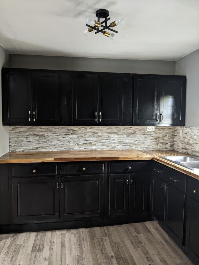 Building Photo - 451 S 7th St Unit 1/2 Rental
