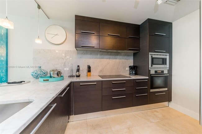 Photo - 900 Biscayne Blvd