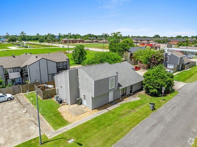 Building Photo - 1851 Fox Run Dr Rental