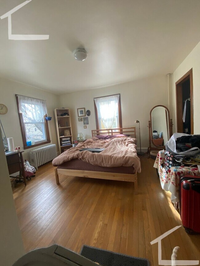 Photo - 6/1 No Fee! Sunny, updated 3BR in Porter Sq!