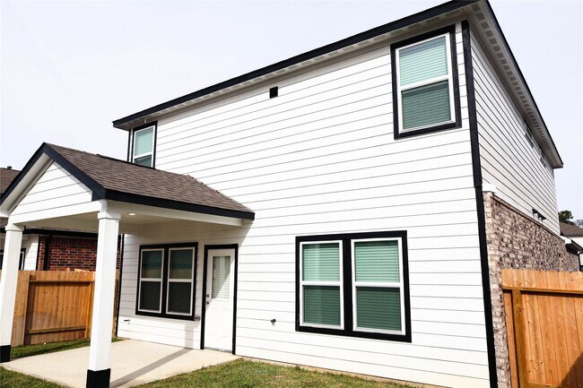 Photo - 8567 Blueberry Ash St