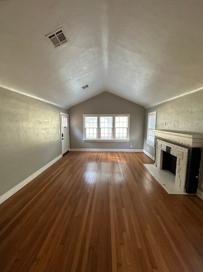 Photo - 1015 NW 40th St