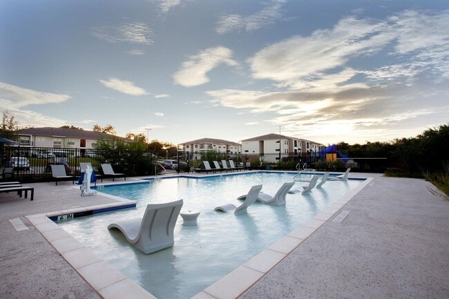 Photo - 817 Colcord Ave