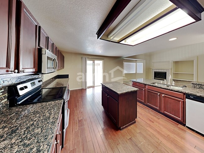 Photo - 13985 Elm St