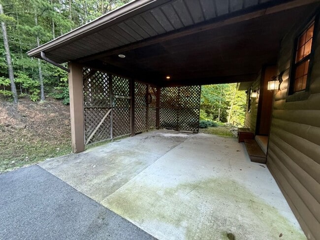 Photo - 3850 Ravens Den Way