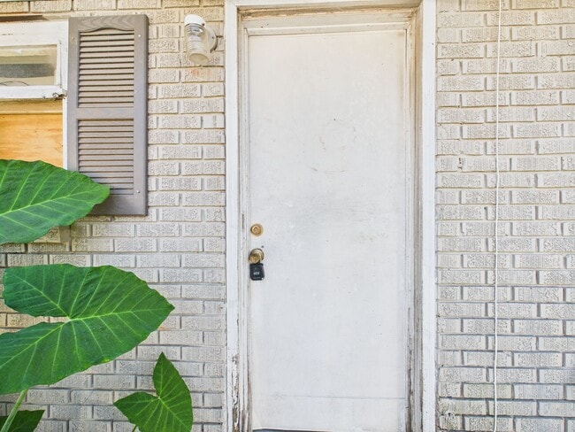 Building Photo - 700 13th St Unit 700 13th Street