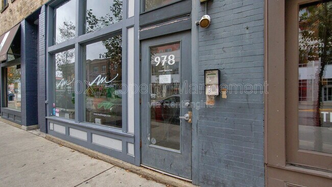 Photo - 978 N High St Unit A