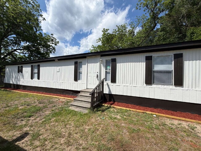 Building Photo - Mobile Home for Rent