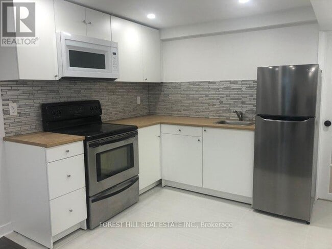 Photo - 290 Britannia Ave