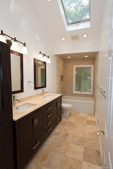 Photo - 49 Soulice Pl