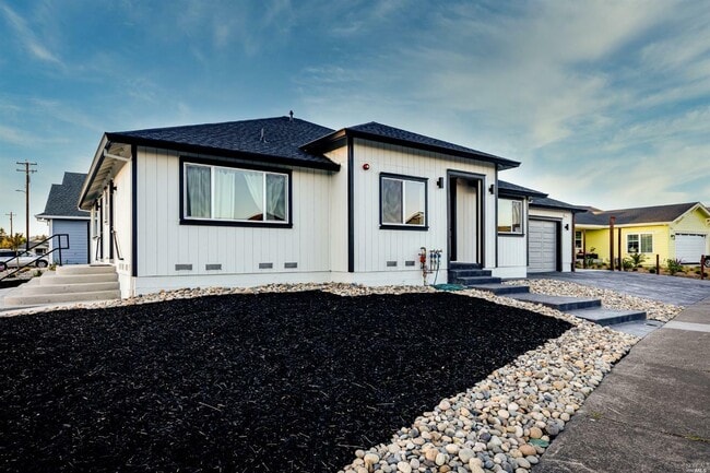 Photo - 1327 Crestview Ct