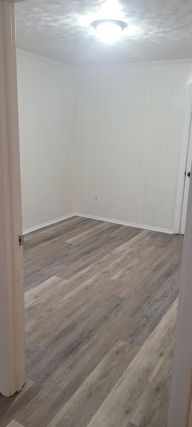 230 Suzanne Dr