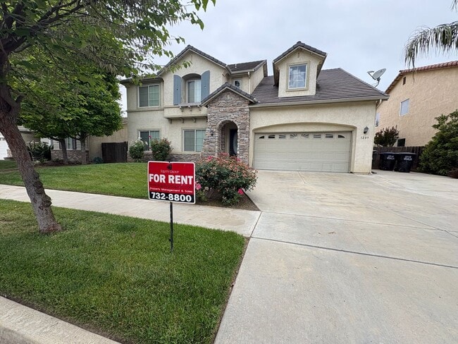 Building Photo - Spacious NW Visalia home Near Shopping Center Available Now!